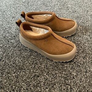 Womens ugg slip ons size 7